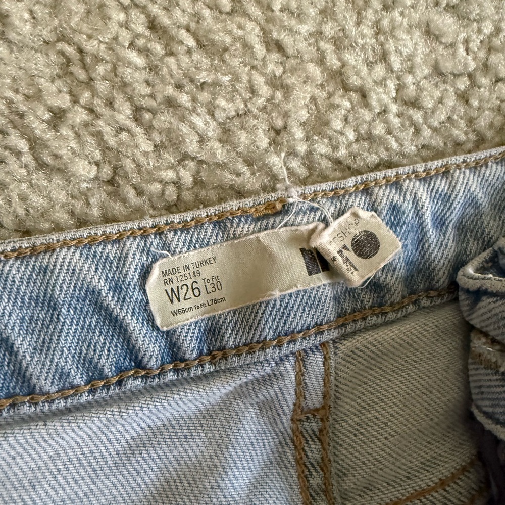 GAP Light and Mid Wash Straight Leg Jeans Duo - Picture 4 of 5
